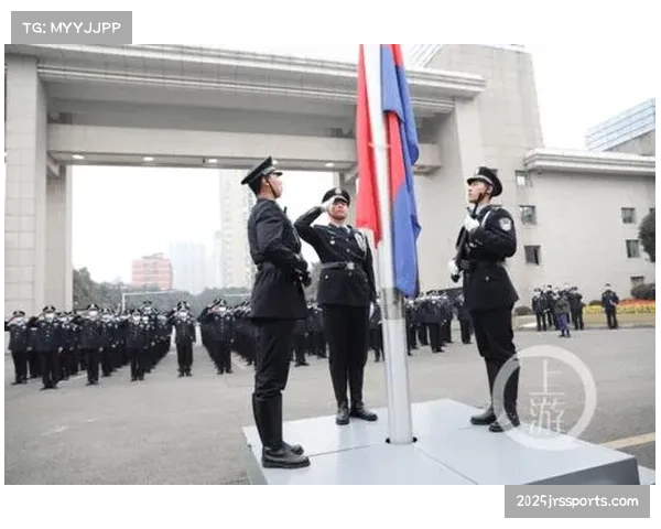 通讯:比赛间隙,雄鹿主场为功勋老将朱·霍勒迪举办致敬仪式